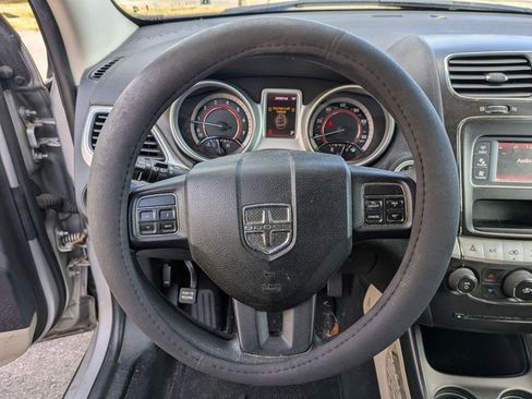 Used 2011 Dodge Journey Mainstreet w/ Flexible Seating Group image 18