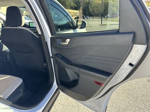 Used 2021 Ford Escape SE w/ Convenience Package image 17