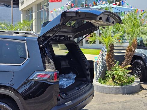 New 2026 Jeep Cherokee Laredo AWD/4WD image 8