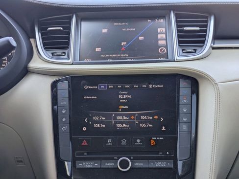 Used 2019 INFINITI QX50 Luxe w/ Navigation Package image 18