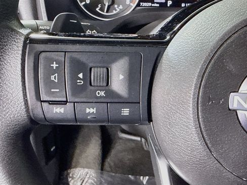 Used 2022 Nissan Rogue SV FWD image 14