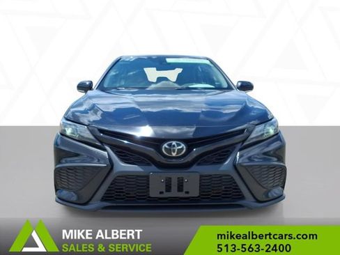 Used 2023 Toyota Camry SE FWD image 2