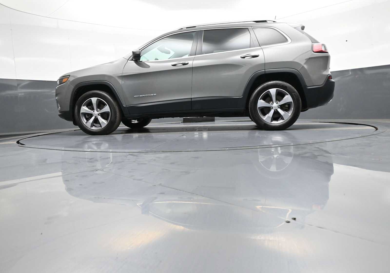 Used 2020 Jeep Cherokee Limited AWD/4WD image 33