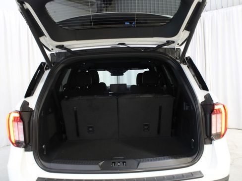 New 2026 Ford Explorer ST-Line w/ ST-Line Street Pack AWD/4WD image 32
