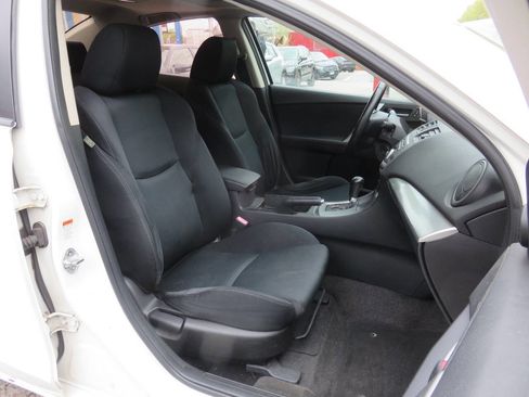 Used 2011 MAZDA MAZDA3 s Sport w/ Tech Pkg FWD image 11