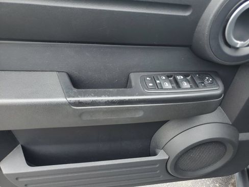 Used 2011 Dodge Nitro Heat AWD/4WD image 19