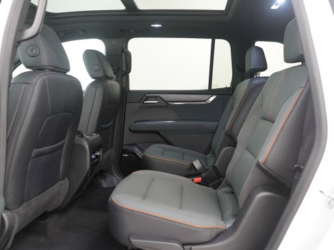 Used 2024 GMC Acadia AT4 w/ Super Cruise Package image 19