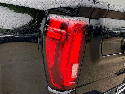 Used 2020 GMC Sierra 1500 SLT RWD image 28