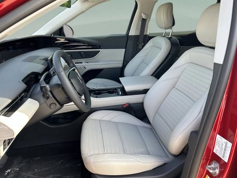 New 2026 Lincoln Nautilus Reserve image 25