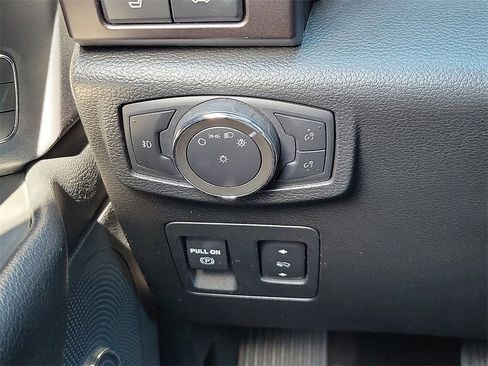 Used 2020 Ford Expedition Limited image 15