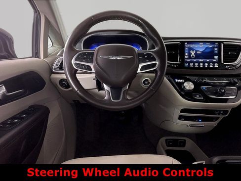 Used 2020 Chrysler Pacifica Touring-L Plus FWD image 8