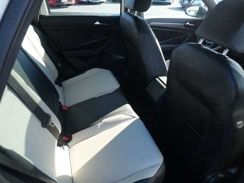 Used 2019 Volkswagen Jetta R-Line image 24
