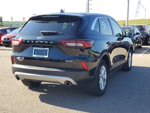Used 2023 Ford Escape Active w/ Tech Pack #2 AWD/4WD image 3