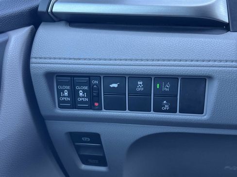 Certified 2018 Honda Odyssey EX-L image 17