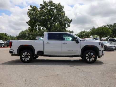 Used 2024 GMC Sierra 3500 Denali w/ Denali Reserve Package AWD/4WD image 2