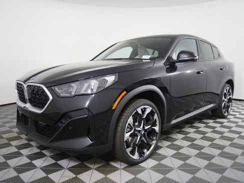 New 2026 BMW X2 xDrive28i w/ Technology Package AWD/4WD image 7