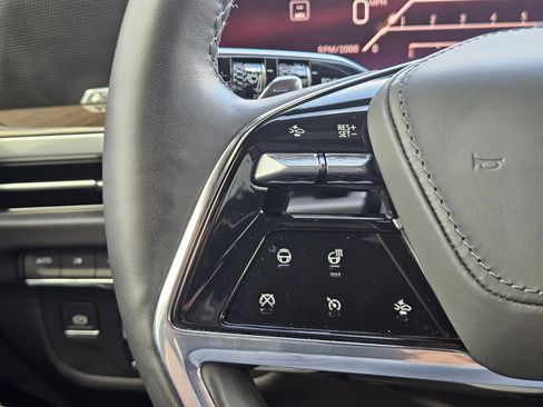 Certified 2025 Cadillac Escalade Sport Platinum w/ LPO, Floor Liner Package AWD/4WD image 23