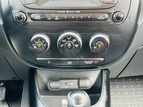 Used 2016 Kia Soul FWD image 14