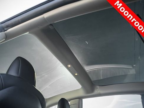 Used 2023 Tesla Model 3 Performance image 13