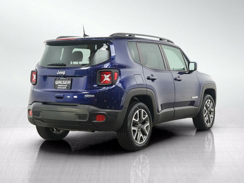 Used 2018 Jeep Renegade Latitude w/ Cold Weather Group AWD/4WD image 5