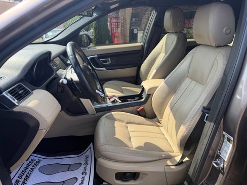 Used 2016 Land Rover Discovery Sport HSE image 11