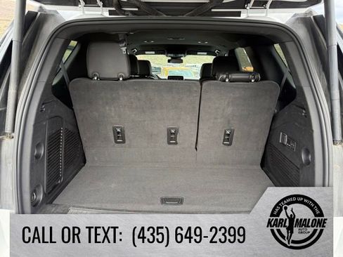 Used 2024 Chevrolet Tahoe Premier AWD/4WD image 33
