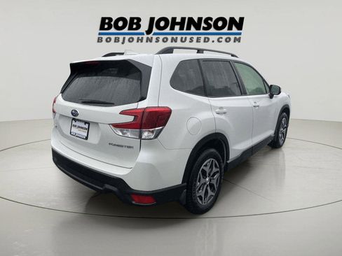 Used 2020 Subaru Forester Premium AWD/4WD image 3