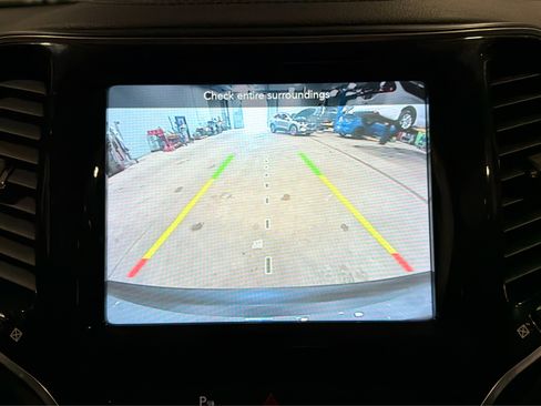 Used 2020 Jeep Cherokee Limited AWD/4WD image 31