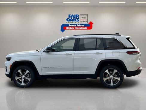 New 2025 Jeep Grand Cherokee Limited image 11