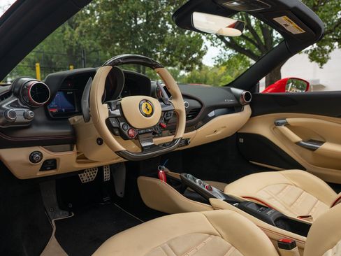 Used 2023 Ferrari F8 Tributo RWD image 29