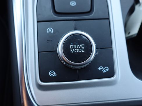 Used 2023 Ford Explorer XLT w/ Equipment Group 202A image 27