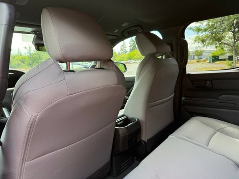 Certified 2025 Toyota Tacoma SR5 AWD/4WD image 17