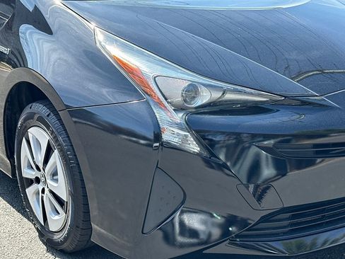 Used 2018 Toyota Prius Two image 7