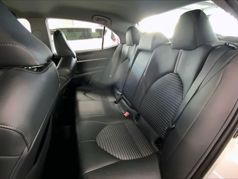 Used 2023 Toyota Camry SE image 29