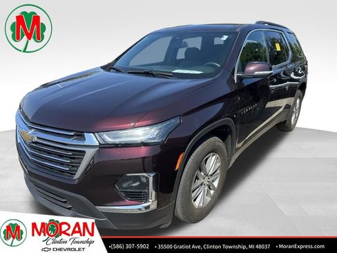 Used 2023 Chevrolet Traverse LT FWD image 1