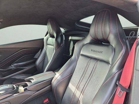 Used 2019 Aston Martin V8 Vantage Coupe image 21