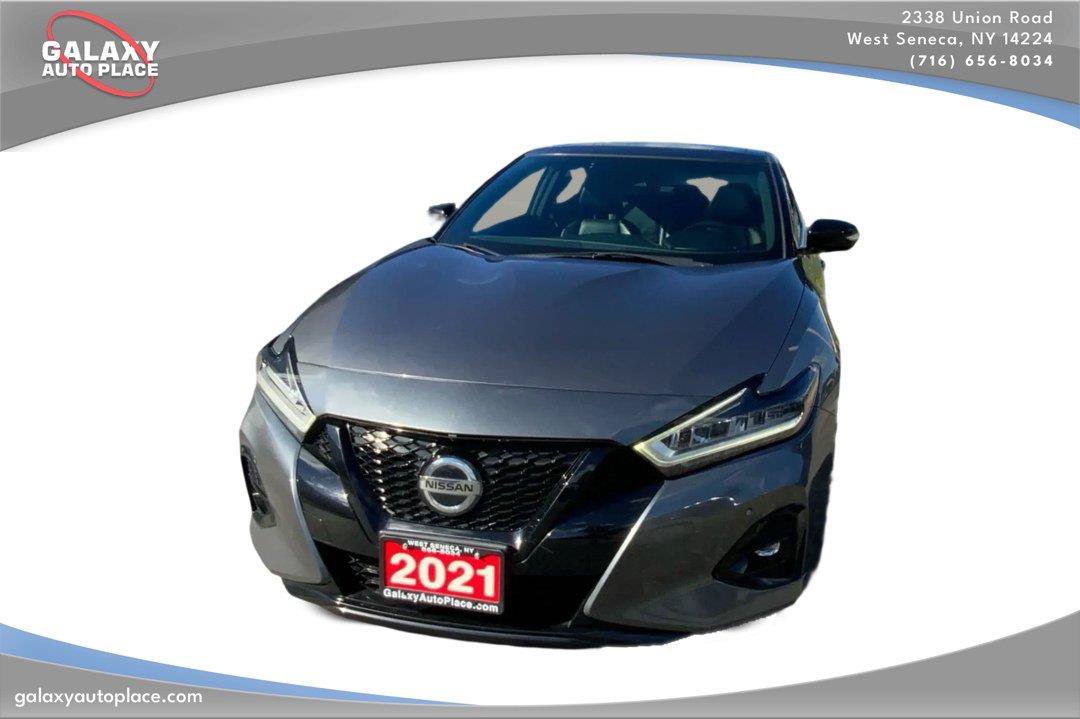 Used 2021 Nissan Maxima SR w/ Sport Mat Group FWD image 2