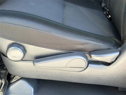 Used 2012 Toyota FJ Cruiser 4WD image 18