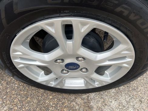 Used 2015 Ford Fiesta SE FWD image 40