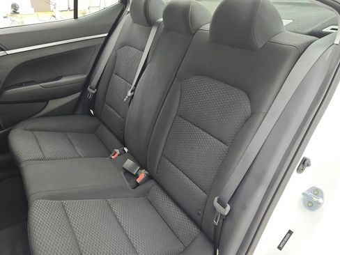 Used 2019 Hyundai Elantra SE w/ Cargo Package image 39