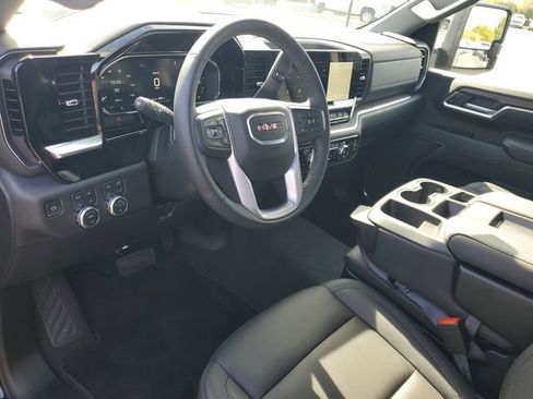 Used 2026 GMC Sierra 2500 SLT image 6