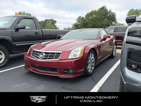 Used 2009 Cadillac XLR RWD image 1