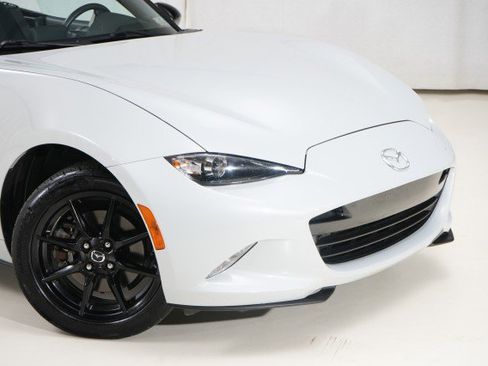 Used 2019 MAZDA MX-5 Miata Sport image 8