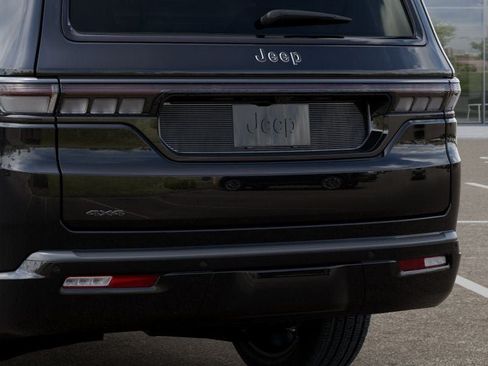 New 2026 Jeep Grand Wagoneer Limited AWD/4WD image 13