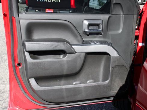 Used 2018 Chevrolet Silverado 1500 LT w/ Texas Edition image 15