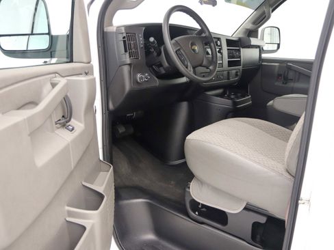 Used 2023 Chevrolet Express 3500 LS RWD image 16