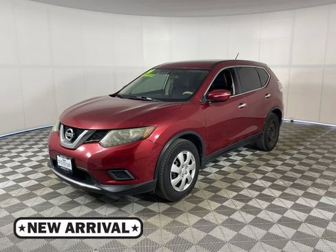 Used 2015 Nissan Rogue S w/ S Family Package FWD image 1