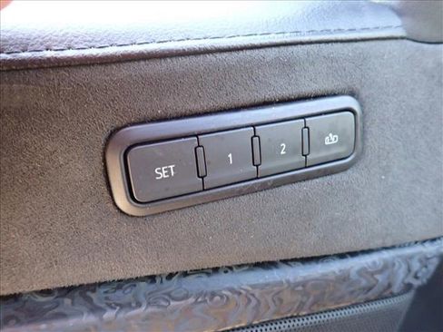 Used 2019 Cadillac Escalade ESV Luxury image 17