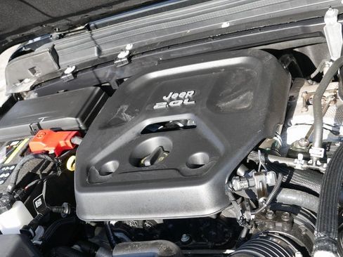 Used 2023 Jeep Wrangler Unlimited Sahara w/ Cold Weather Group image 9