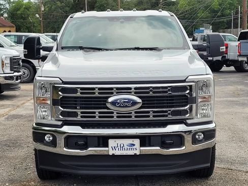 New 2026 Ford F350 XLT w/ FX4 Off-Road Package AWD/4WD image 2